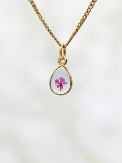 Gold teardrop  necklace with real preserved flower, in a stainless steal chain, flower resin pendent, handmade jewelry. botanical, real flower.